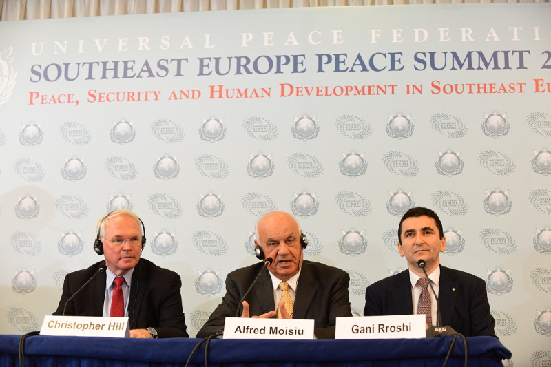 Саміт сприяє миру та розвитку Південно-Східної Європи