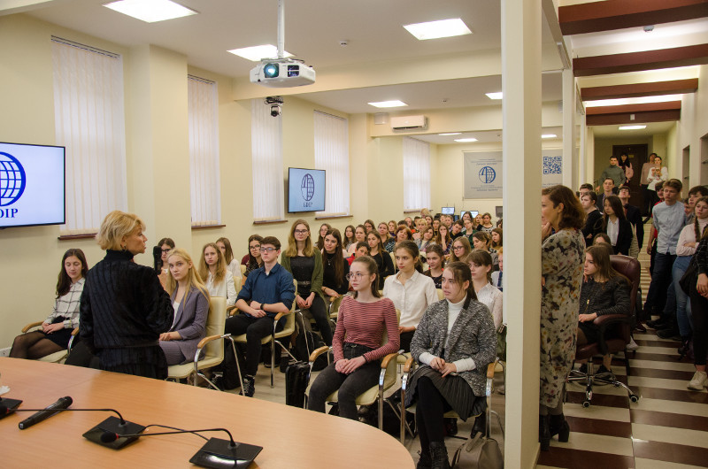 Peace School training on the etiquette