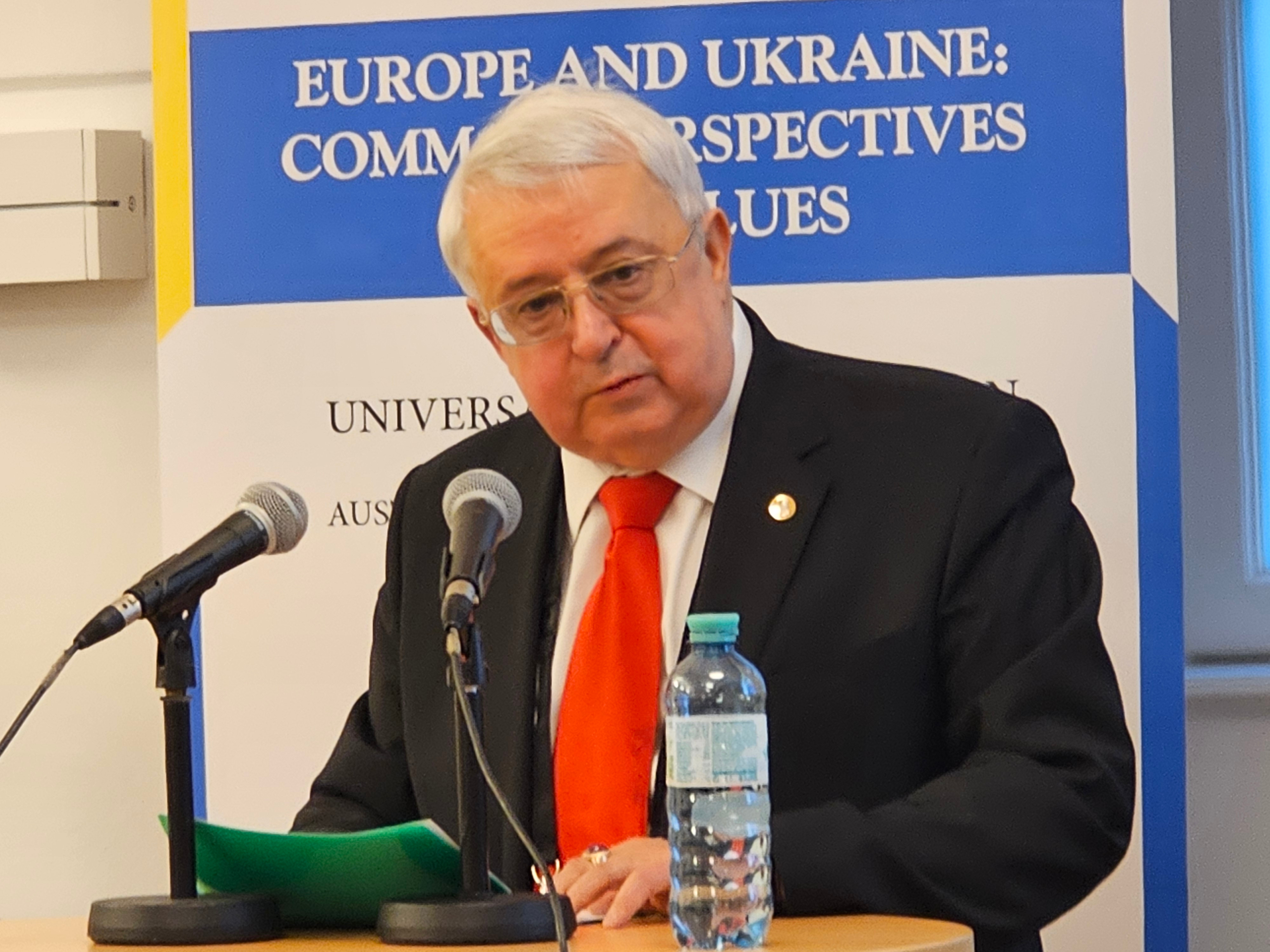 Ректор Українського державного університету ім. Михайла Драгоманова Віктор Андрущенко