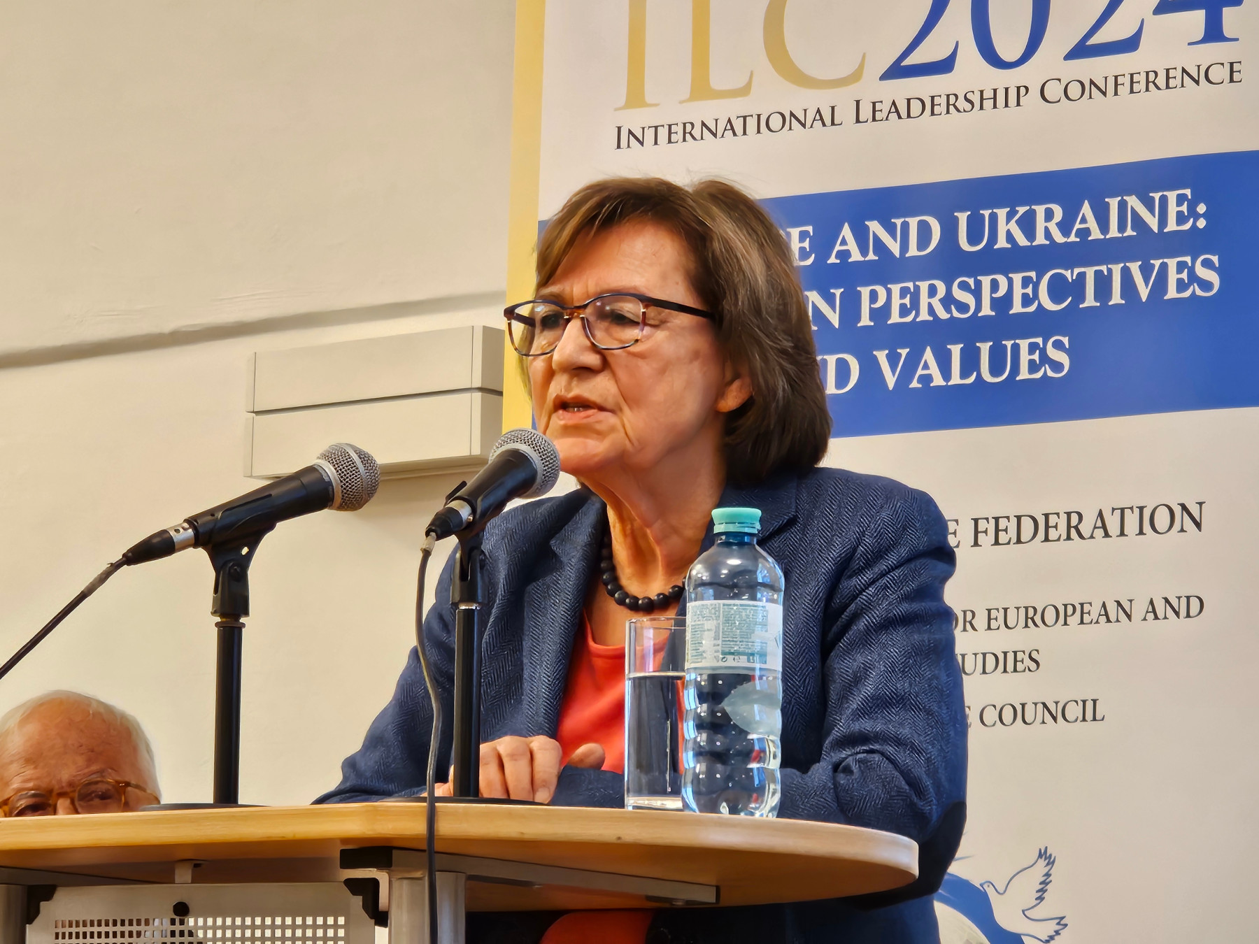 Професорка Анджела Міклі